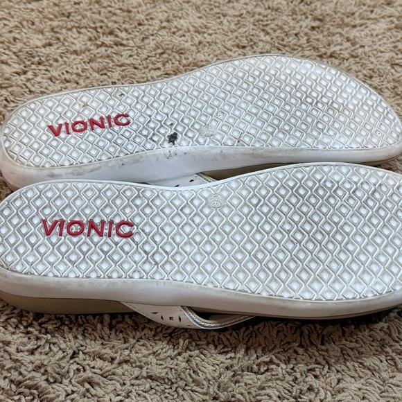 Vionic Tide Casandra White Leather Sandal Flip Flop Women's US size 10 - Picture 4 of 4